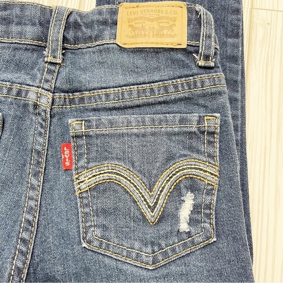 Girl's Jeans - Picture 11 of 12